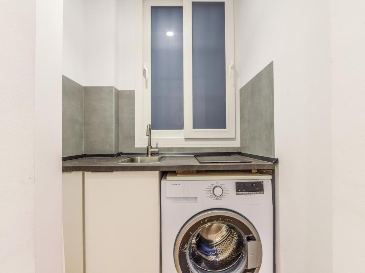 Apartamento En Plaza De Canalejas Apartman Madrid Kültér fotó