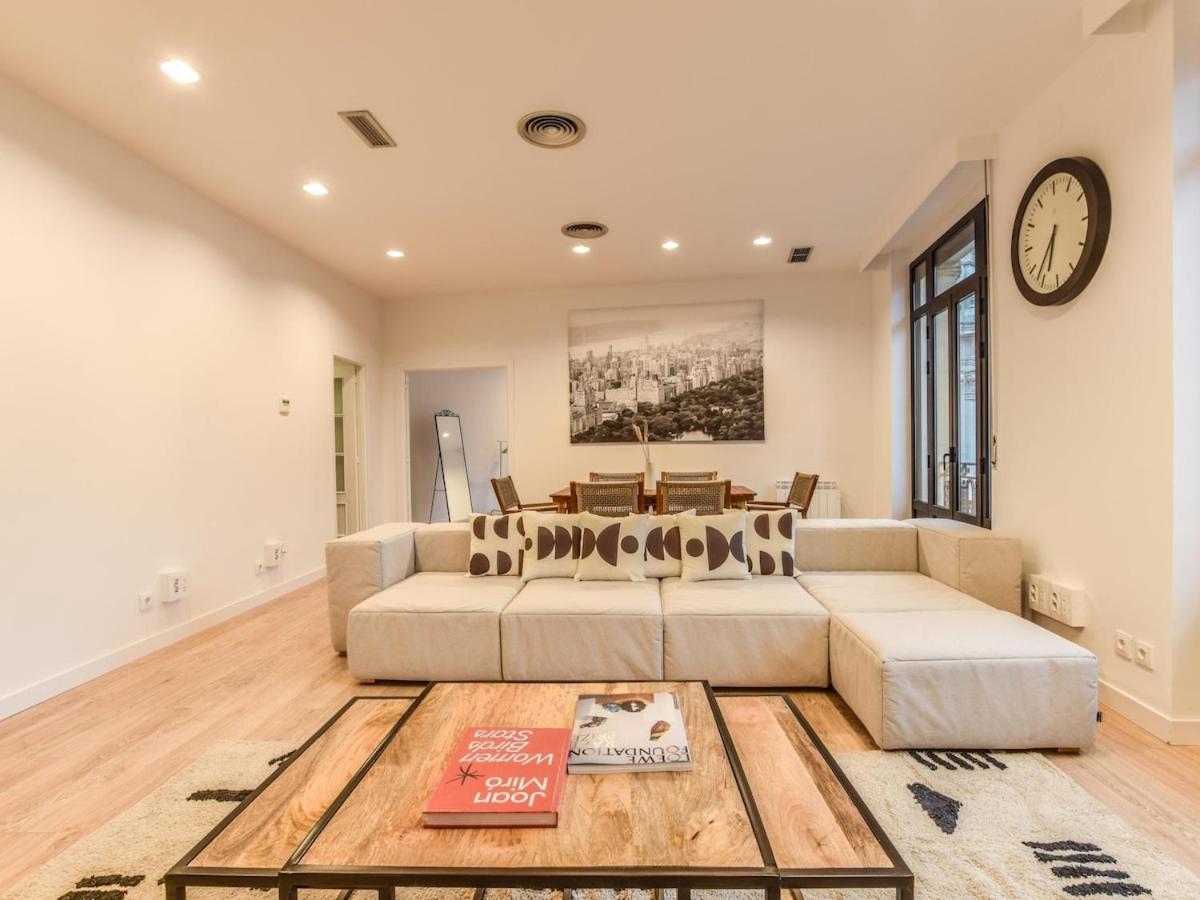 Apartamento En Plaza De Canalejas Apartman Madrid Kültér fotó