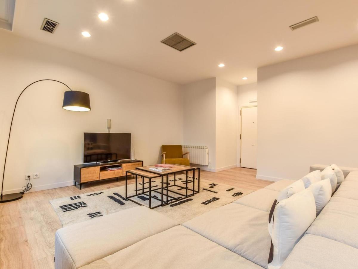 Apartamento En Plaza De Canalejas Apartman Madrid Kültér fotó