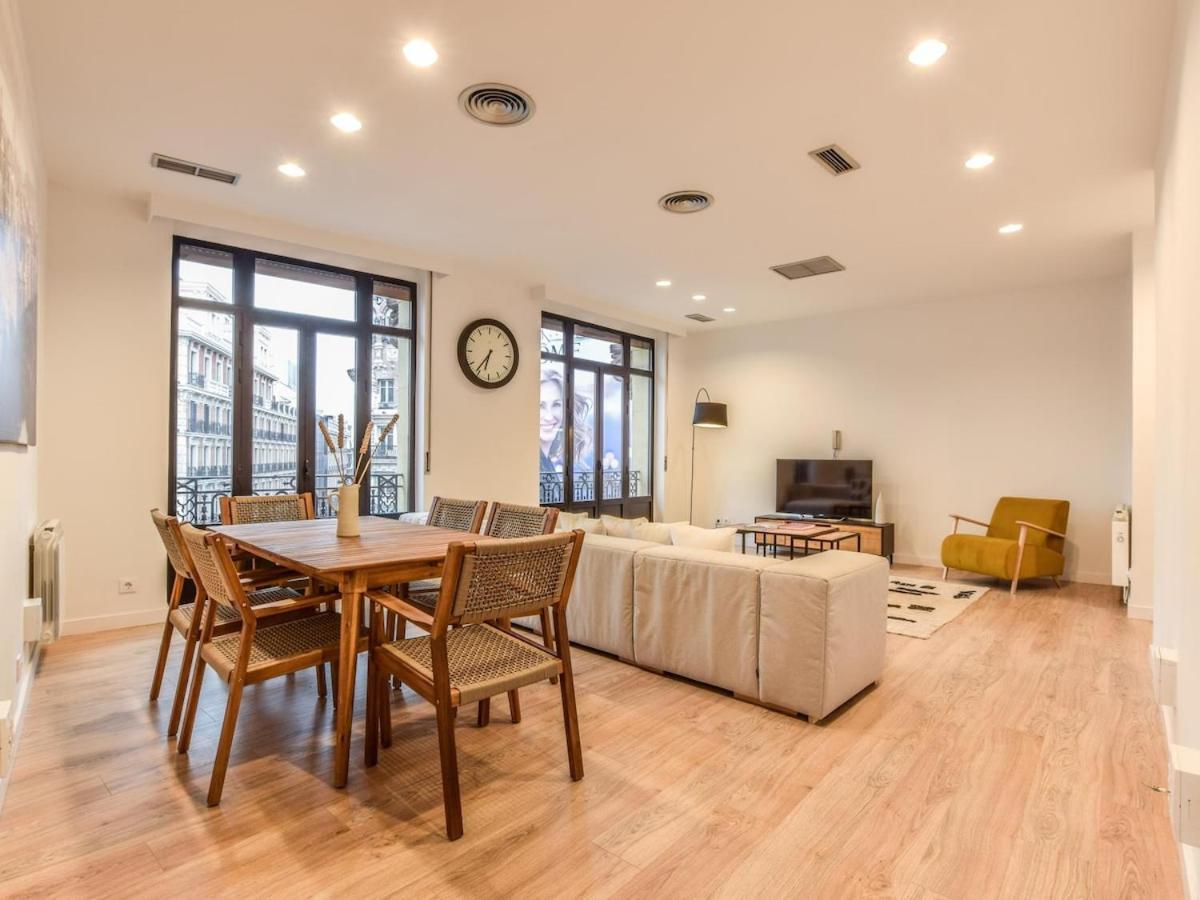 Apartamento En Plaza De Canalejas Apartman Madrid Kültér fotó